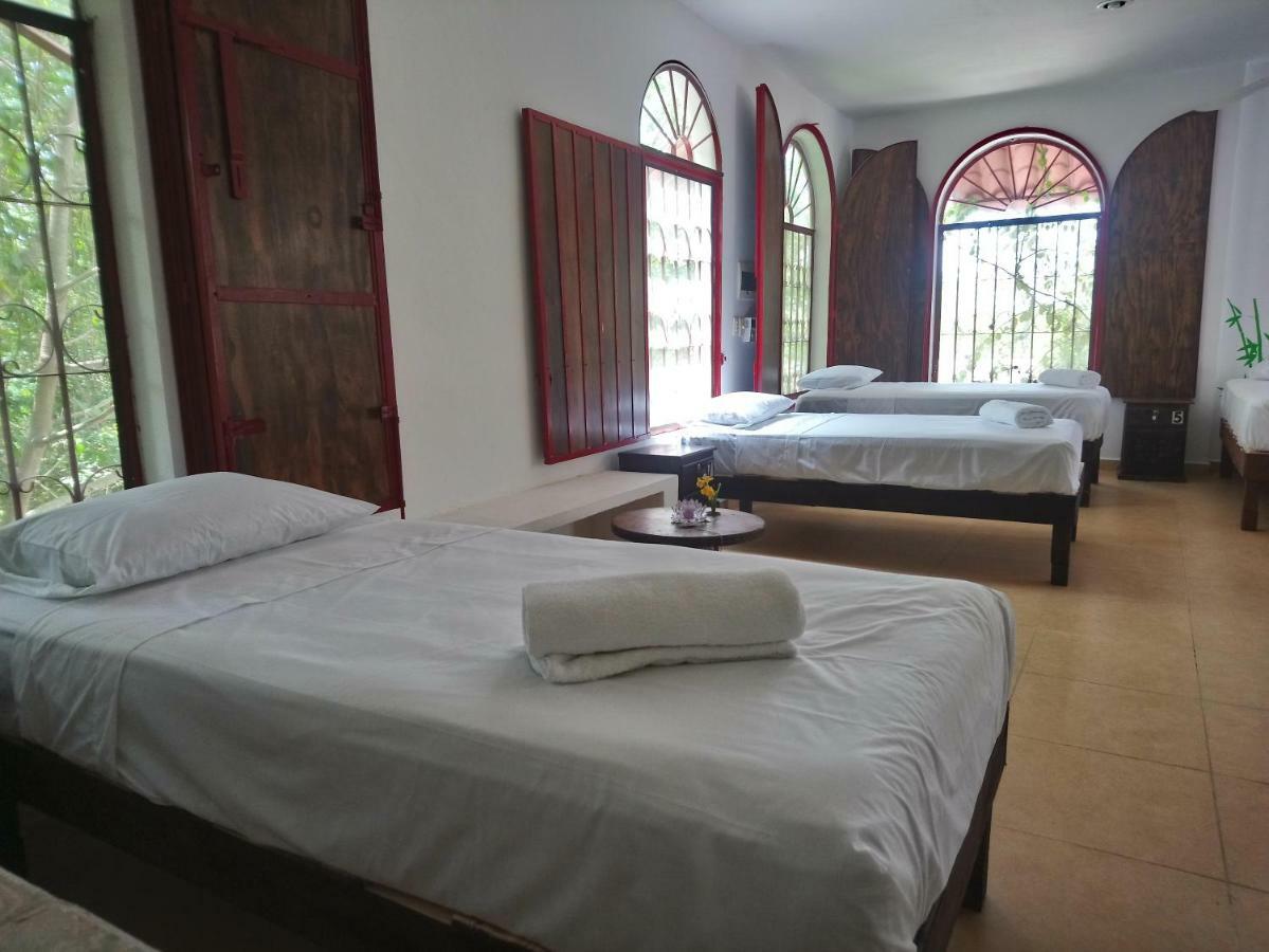 Casita Rustica En La Selva Hotel Cancún Eksteriør billede